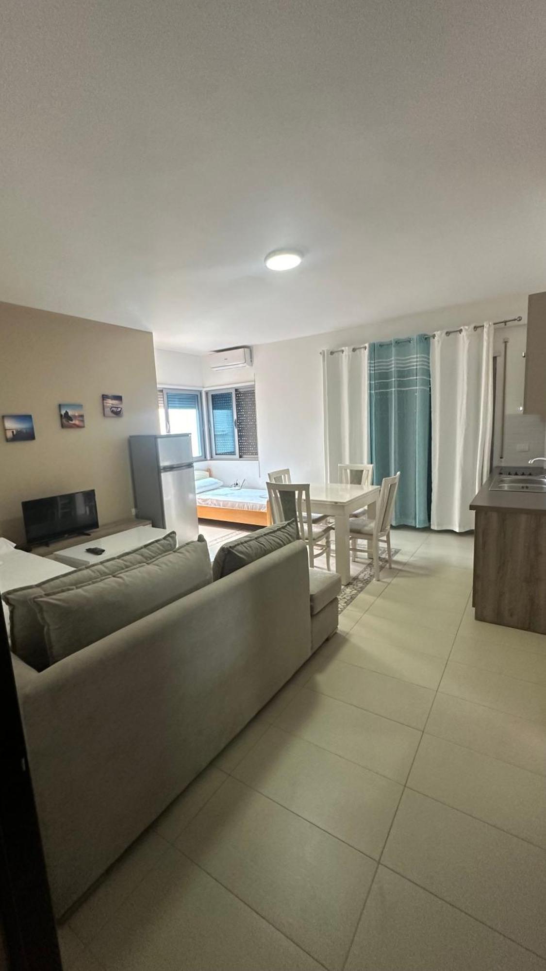 סרנדה Jasmine Apartments מראה חיצוני תמונה