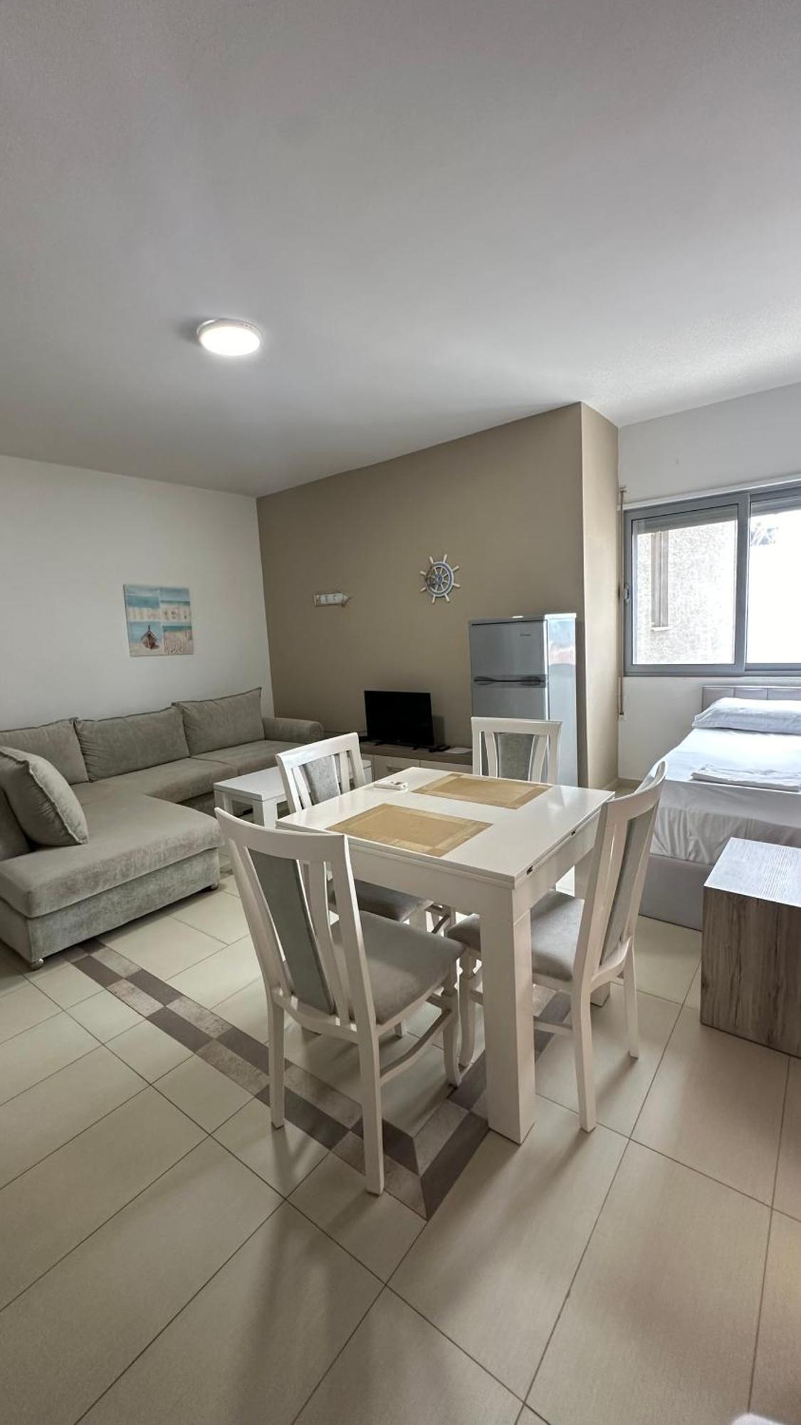 סרנדה Jasmine Apartments מראה חיצוני תמונה